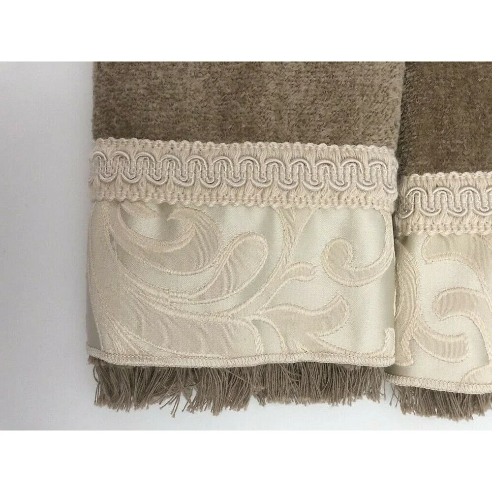 Avanti Amelia Fingertip Towels Set of 2 Latte Embroidered Embellished 11x18